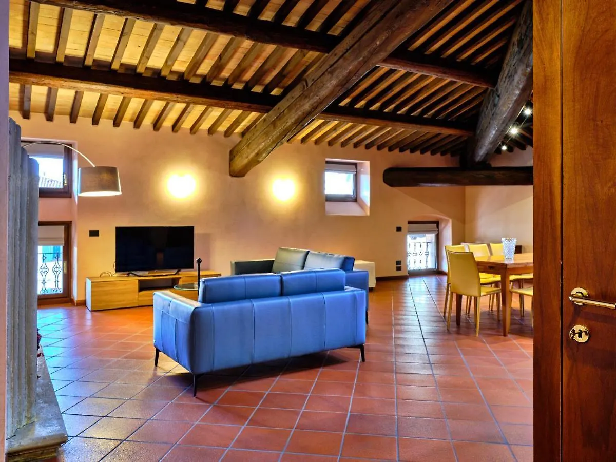 Apartmentsarena - Residenza Degli Scaligeri - Piazza Erbe Verona 0*,  Itálie