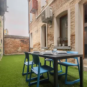 castello-apartment-with-garden-rr.hotelslidodijesolo.com/