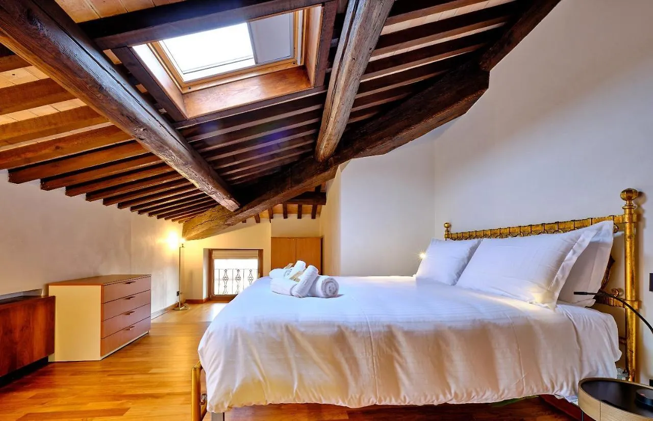 Apartmentsarena - Residenza Degli Scaligeri - Piazza Erbe Verona Apartment