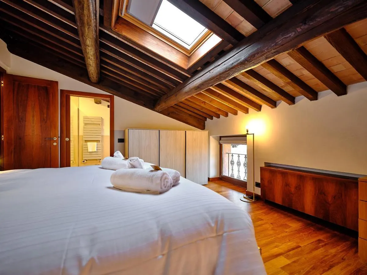 Apartmentsarena - Residenza Degli Scaligeri - Piazza Erbe Verona 0*,