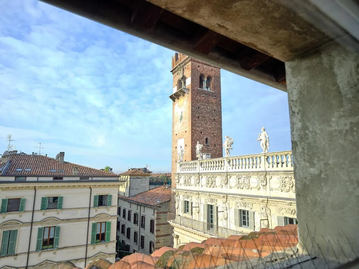 Apartmentsarena - Residenza Degli Scaligeri - Piazza Erbe Verona 0*,