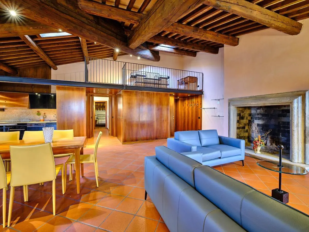 Apartmentsarena - Residenza Degli Scaligeri - Piazza Erbe Verona İtalya
